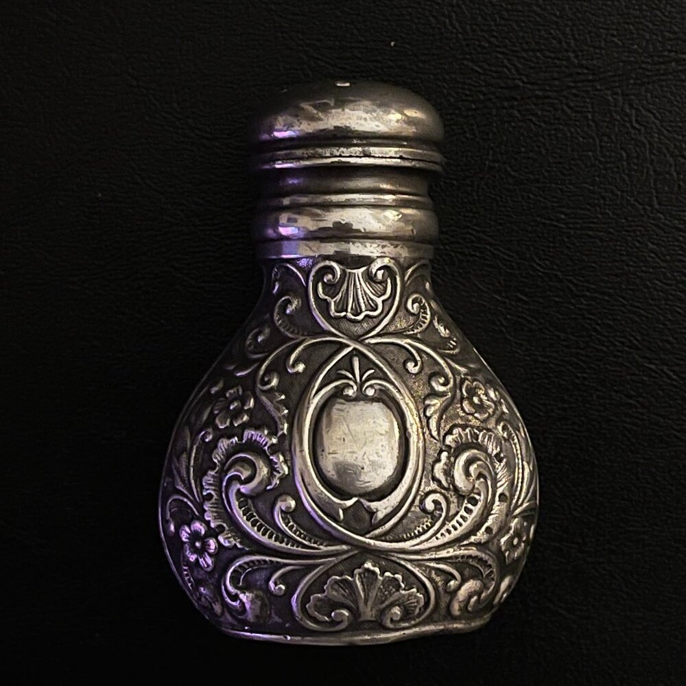 Pewter Salt or Pepper Shaker Engraved Floral Scroll Design Vintage Lot of 1